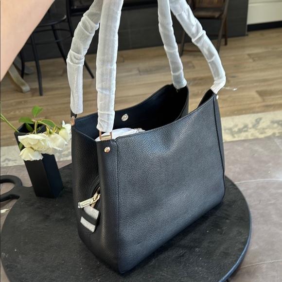Kate Spade Black Shoulder Bag with Textured Leather - Picture 5 of 11